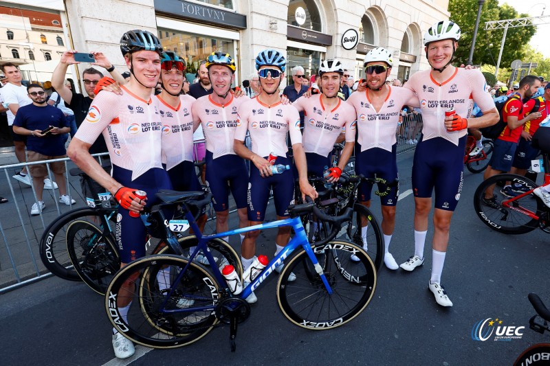 European Championships Munich 2022 - 2022 UEC Road Elite European Championships - Men's Road Race - 14/08/2022 - Netherlands - photo Luca Bettini/UEC/SprintCyclingAgency?2022